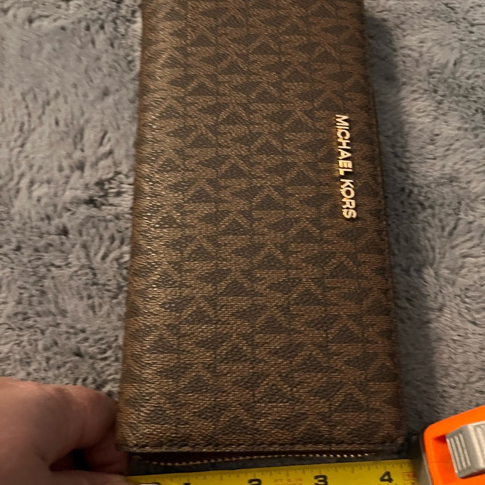Michael Kors Signature Brown Key Holder